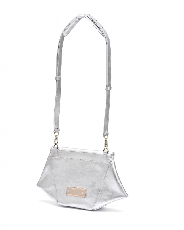 Trapéz kicsi clutch vállpánttal, Ezüst