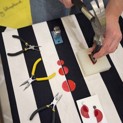 Kreatív workshop Budapest – ékszerkészítés élményként